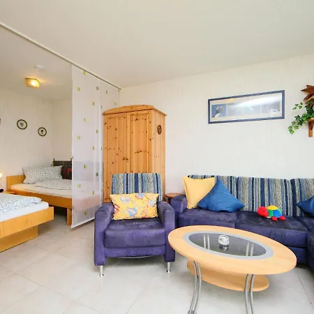 Apartamento B 102 *